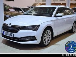 Vit (moon white metallic) Begagnad 2021 Skoda Superb Business Line Kombi | 279 000 kr (Marknadspris)