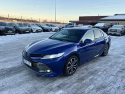 Mörkblå Begagnad 2020 Toyota Camry Sedan | 279 900 kr