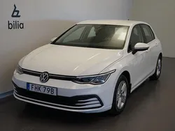 Vit Begagnad 2020 VW Golf VIII Halvkombi | 189 500 kr (Marknadspris)