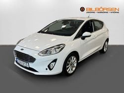 Vit Begagnad 2018 Ford Fiesta Titanium Halvkombi | 89 900 kr (Marknadspris)