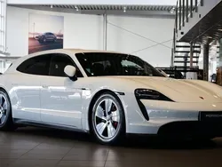 Vit Begagnad 2022 Porsche Taycan 4S Sport Turismo Sedan | 695 000 kr (Superpris)