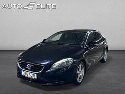 Svart Begagnad 2014 Volvo V40 Momentum Halvkombi | 135 000 kr (Marknadspris)