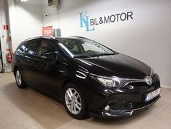 Svartmetallic Begagnad 2016 Toyota Auris Touring Sports Active Kombi | 119 900 kr (Marknadspris)