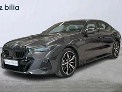 Grå Begagnad 2024 BMW 520 M Sport Sedan | 669 900 kr