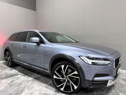 Ljusblå Begagnad 2019 Volvo V90 CC Kombi | 234 900 kr (Bra pris)