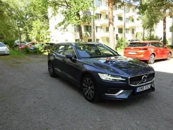 Blå Begagnad 2020 Volvo V60 Inscription Kombi | 285 000 kr (Marknadspris)