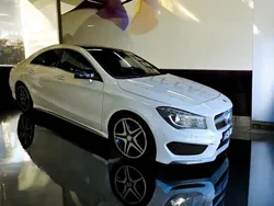 Vit Begagnad 2015 Mercedes CLA220 AMG Sedan | 259 900 kr (Dyr)