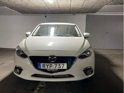 Vit Begagnad 2014 Mazda 3 Halvkombi | 118 000 kr (Marknadspris)