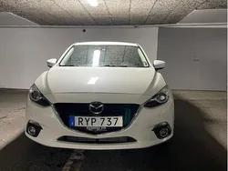 Vit Begagnad 2014 Mazda 3 Halvkombi | 118 000 kr (Marknadspris)