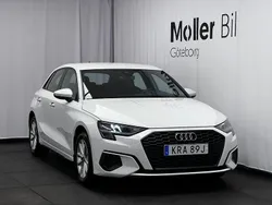 Vit (ibisvit) Begagnad 2023 Audi A3 Sportback Proline Halvkombi | 224 900 kr (Bra pris)