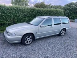 Grå Begagnad 2000 Volvo V70 Kombi | 32 000 kr (Lite dyr)