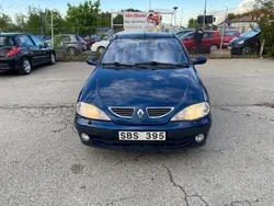 Mörkblå Begagnad 2000 Renault Mégane Expression Halvkombi | 10 900 kr