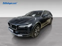 Blå Begagnad 2024 Volvo V90 CC Plus Kombi | 499 500 kr (Marknadspris)