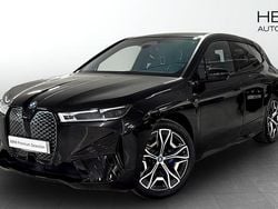 Svart Begagnad 2022 BMW iX Comfort Edition SUV | 748 700 kr (Marknadspris)