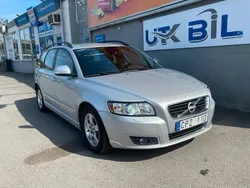 Ljusgrå Begagnad 2011 Volvo V50 Momentum Kombi | 67 900 kr (Marknadspris)