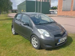 Grå Begagnad 2009 Toyota Yaris Halvkombi | 21 700 kr (Superpris)