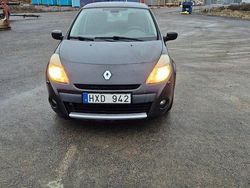 Svart Begagnad 2011 Renault Clio R.S. Halvkombi | 17 000 kr (Bra pris)