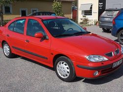 Röd Begagnad 1999 Renault Mégane Sedan | 27 900 kr