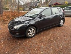 Svart Begagnad 2011 Hyundai i30 Halvkombi | 28 000 kr (Marknadspris)