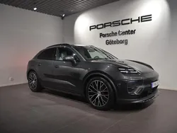 Grå (grey) Ny 2025 Porsche Macan SUV | 1 186 300 kr (Superpris)