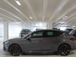 Mörkgrå (grå) Begagnad 2021 Cupra Leon Halvkombi | 349 700 kr (Dyr)