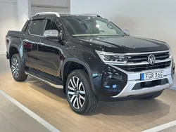 Svart (midnight black metallic) Ny 2025 VW Amarok Aventura Pickup | 914 250 kr (Dyr)