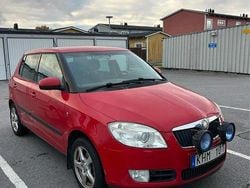 Röd Begagnad 2008 Skoda Fabia Halvkombi | 22 000 kr (Marknadspris)