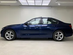 Blå Begagnad 2018 BMW 320 Sport Line Sedan | 219 000 kr (Marknadspris)