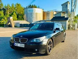 Svart Begagnad 2005 BMW 545 Comfort Edition Kombi | 79 900 kr