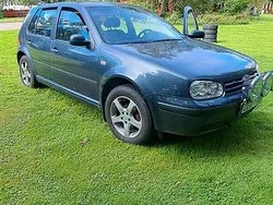 Grå Begagnad 2003 VW Golf IV Halvkombi | 14 700 kr (Marknadspris)