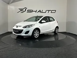 Vit Begagnad 2012 Mazda 2 Halvkombi | 57 900 kr (Marknadspris)