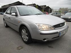 Grå Begagnad 2001 Ford Mondeo Halvkombi | 16 900 kr