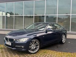 Blå Begagnad 2013 BMW 320 Luxury Line Sedan | 134 900 kr (Bra pris)