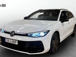 Vit Begagnad 2025 VW Passat R-line Kombi | 574 800 kr