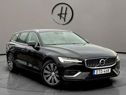 Svart Begagnad 2021 Volvo V60 Kombi | 219 900 kr (Marknadspris)