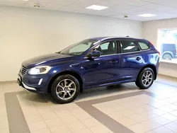 Blå Begagnad 2015 Volvo XC60 Momentum SUV | 139 900 kr (Marknadspris)