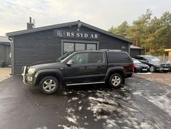 Svart Begagnad 2014 VW Amarok Highline Pickup | 139 900 kr (Marknadspris)