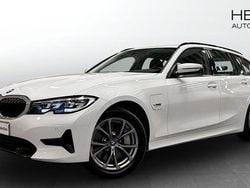 Vit Begagnad 2022 BMW 330 Sport Line Kombi | 308 700 kr (Superpris)