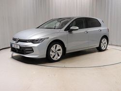 Silver (oyster silver metallic) Begagnad 2024 VW Golf VIII Life Kombi | 298 900 kr (Marknadspris)