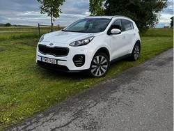 Vit Begagnad 2017 Kia Sportage Advance SUV | 185 000 kr (Marknadspris)