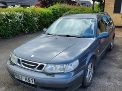 Grå Begagnad 2000 Saab 9-5 Kombi | 14 000 kr (Marknadspris)