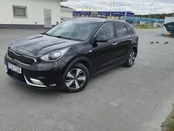 Svart Begagnad 2017 Kia Niro Advance SUV | 114 900 kr (Marknadspris)