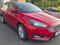 Röd Begagnad 2015 Ford Focus Titanium Kombi | 69 900 kr (Bra pris)