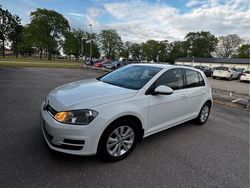 Vit Begagnad 2014 VW Golf VII Halvkombi | 85 000 kr (Marknadspris)