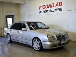 Silver Begagnad 2000 Mercedes E55 AMG Avantgarde Sedan | 119 900 kr