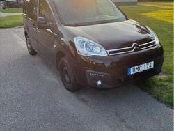 Svart Begagnad 2017 Citroën Berlingo Minibuss | 75 000 kr (Marknadspris)