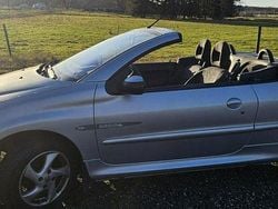 Grå Begagnad 2004 Peugeot 206 CC Cab | 25 000 kr (Marknadspris)
