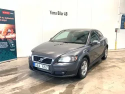 Grå Begagnad 2008 Volvo C30 Momentum Halvkombi | 39 900 kr (Marknadspris)