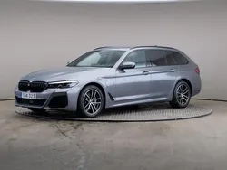 Grå Begagnad 2022 BMW 530e M Sport Kombi | 409 000 kr (Marknadspris)