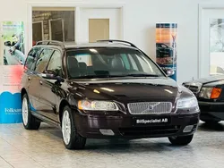 Mörkröd (röd) Begagnad 2007 Volvo V70 Momentum Kombi | 49 999 kr
